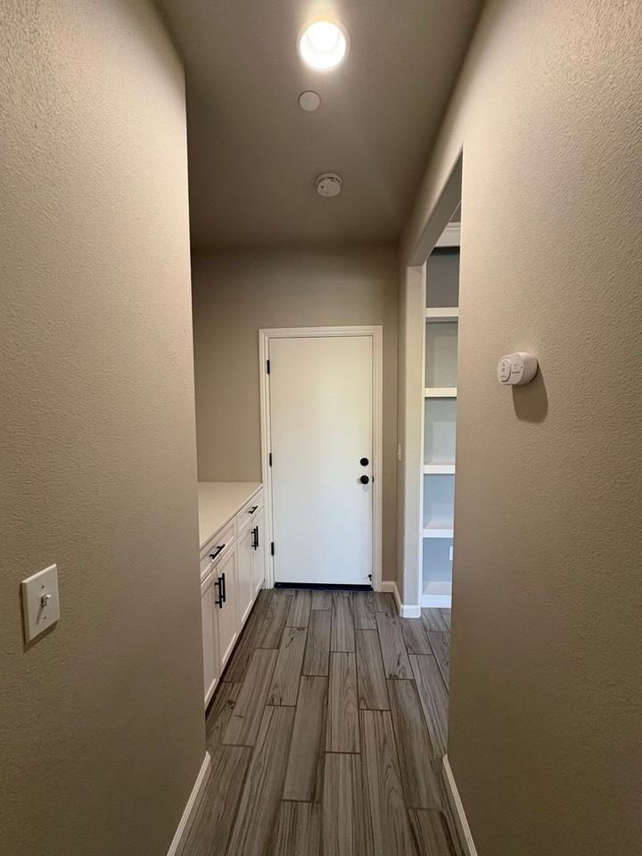 3461 Alcove Way - Photo 5 of 50