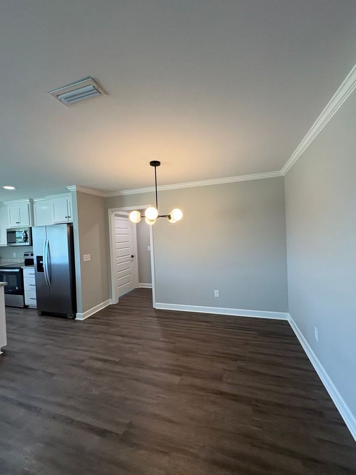 464 Gritney Rd - Photo 5 of 15
