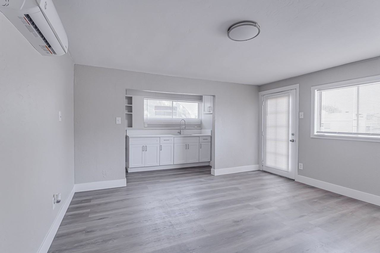 2106 2106 E St - 2106 E St #C - Photo 3 of 7