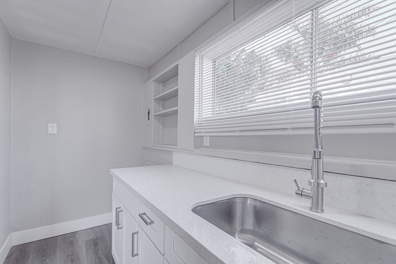 2106 2106 E St - 2106 E St #C - Photo 6 of 7