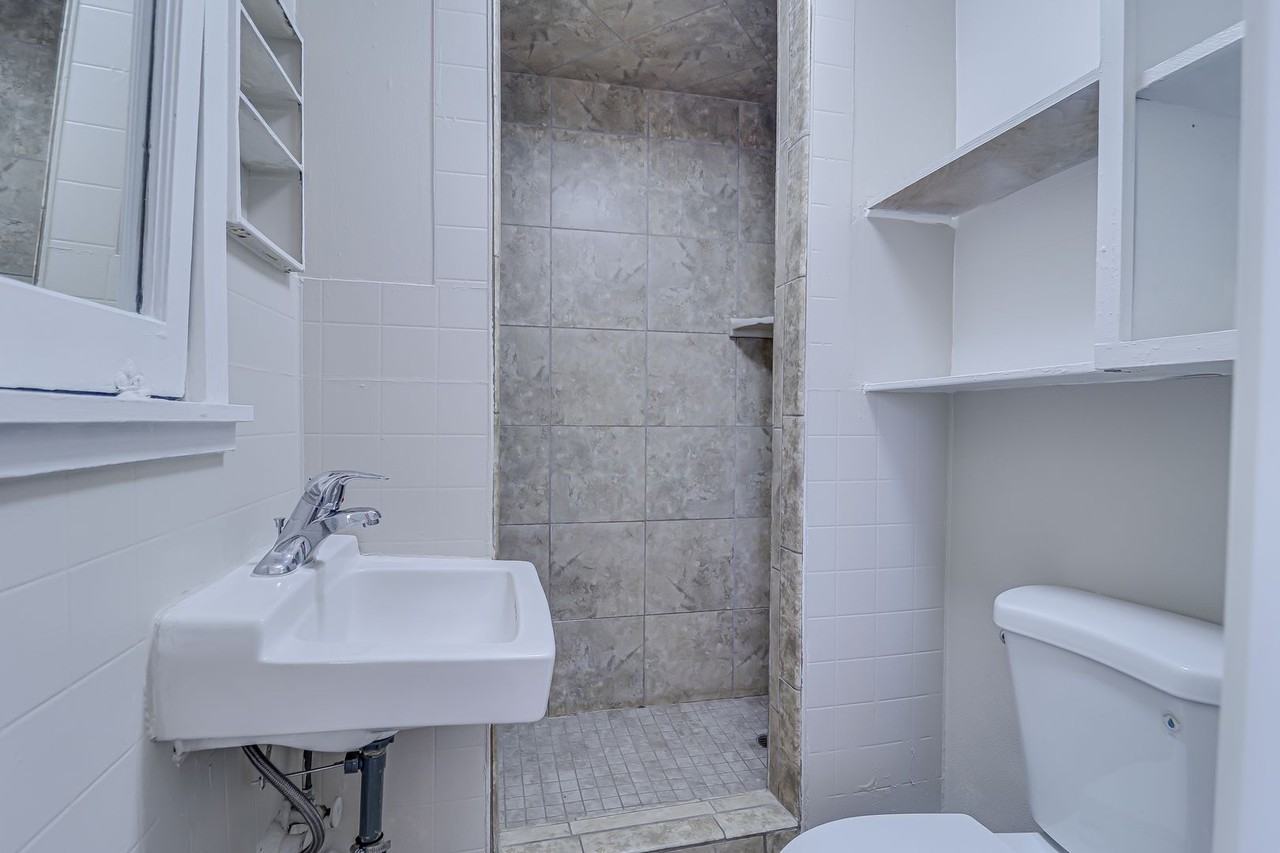 2106 2106 E St - 2106 E St #C - Photo 7 of 7