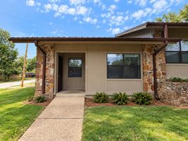 featured image of 330 S 17th St