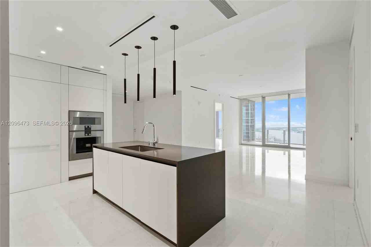 Biscayne Blvd Way & SE 2nd Ave - Photo 2 of 26