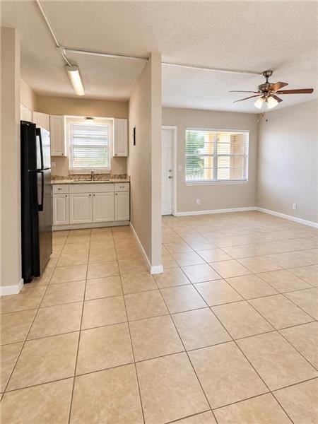 875 Sw 4th Ct #12 - Photo 2 of 6