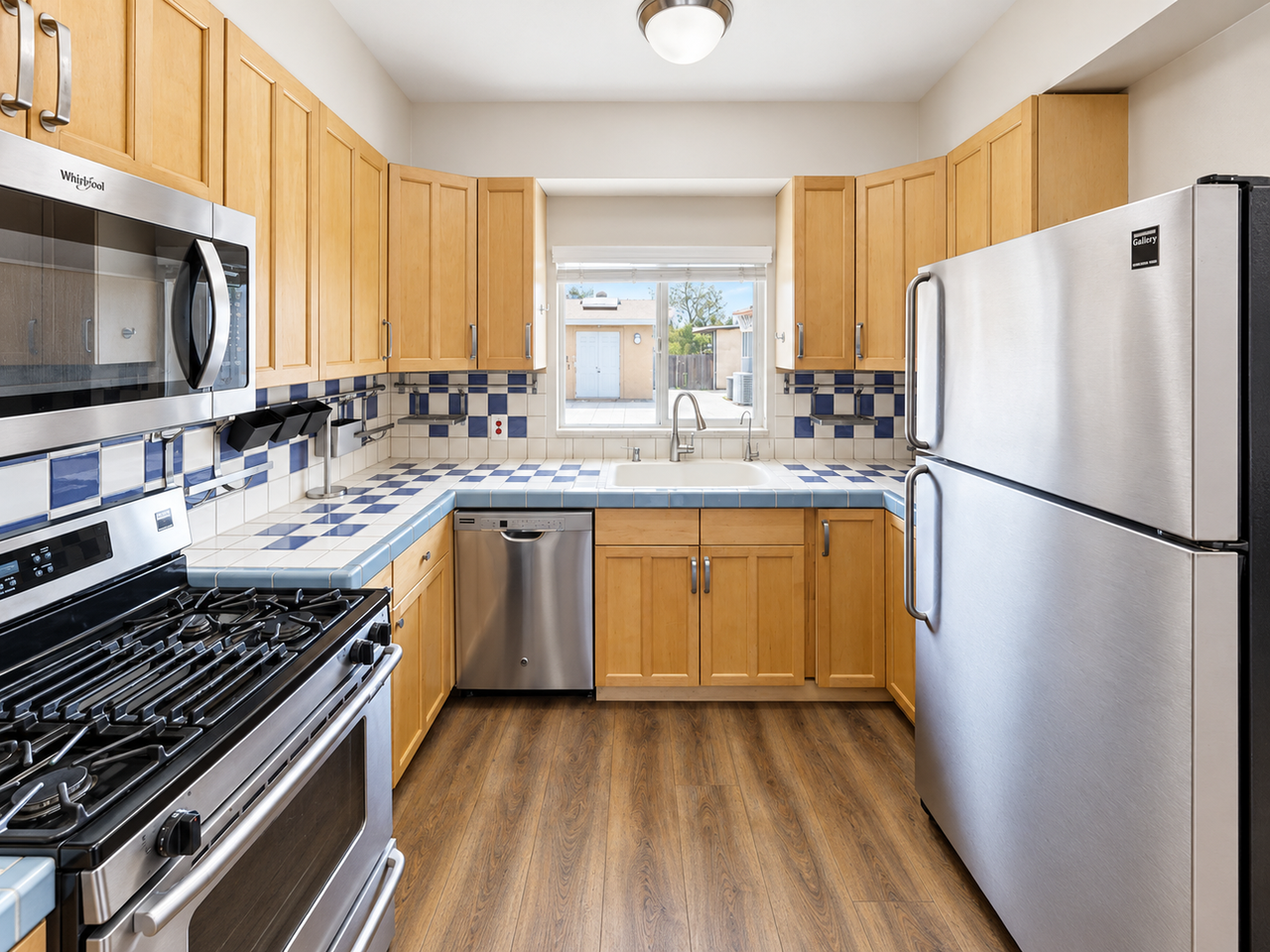 5236 E Falls View Dr - Photo 4 of 21