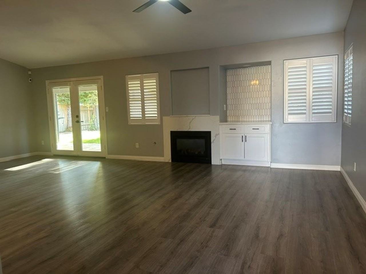 805 Astoria Park Dr - Photo 3 of 11