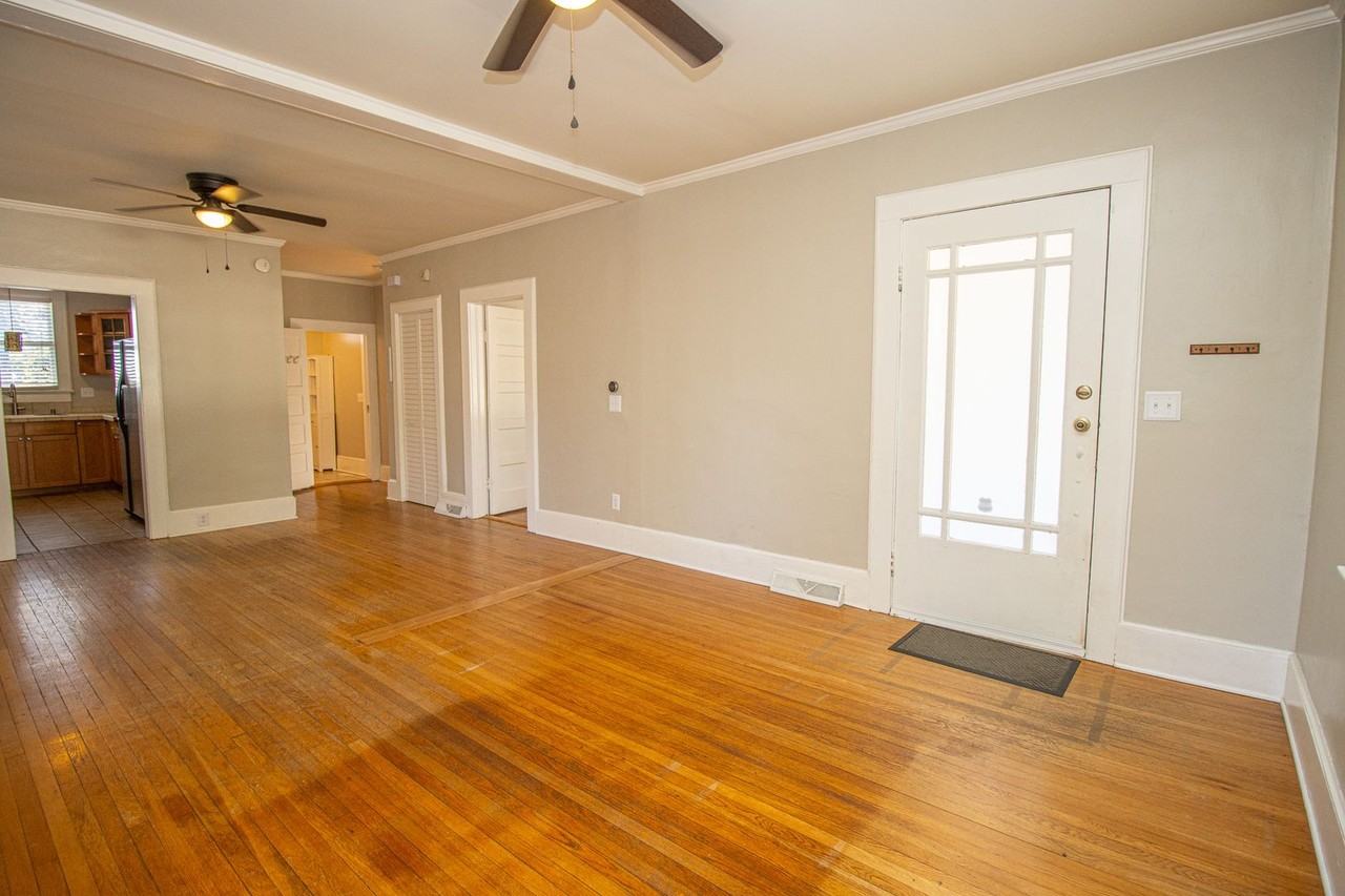 231 S Bull St - Photo 7 of 38