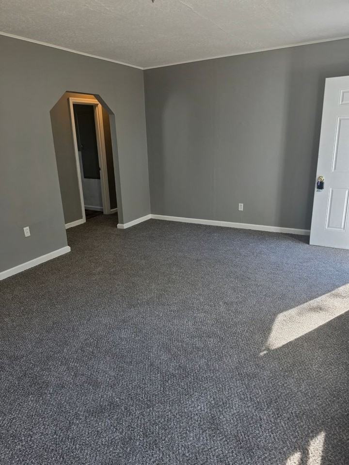 1705 Mullens Ave - Photo 3 of 8