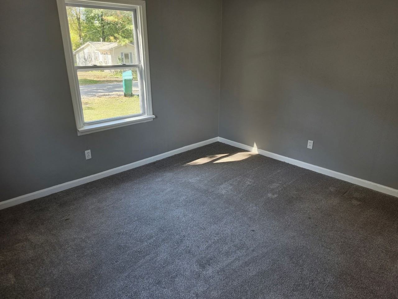 1705 Mullens Ave - Photo 4 of 8