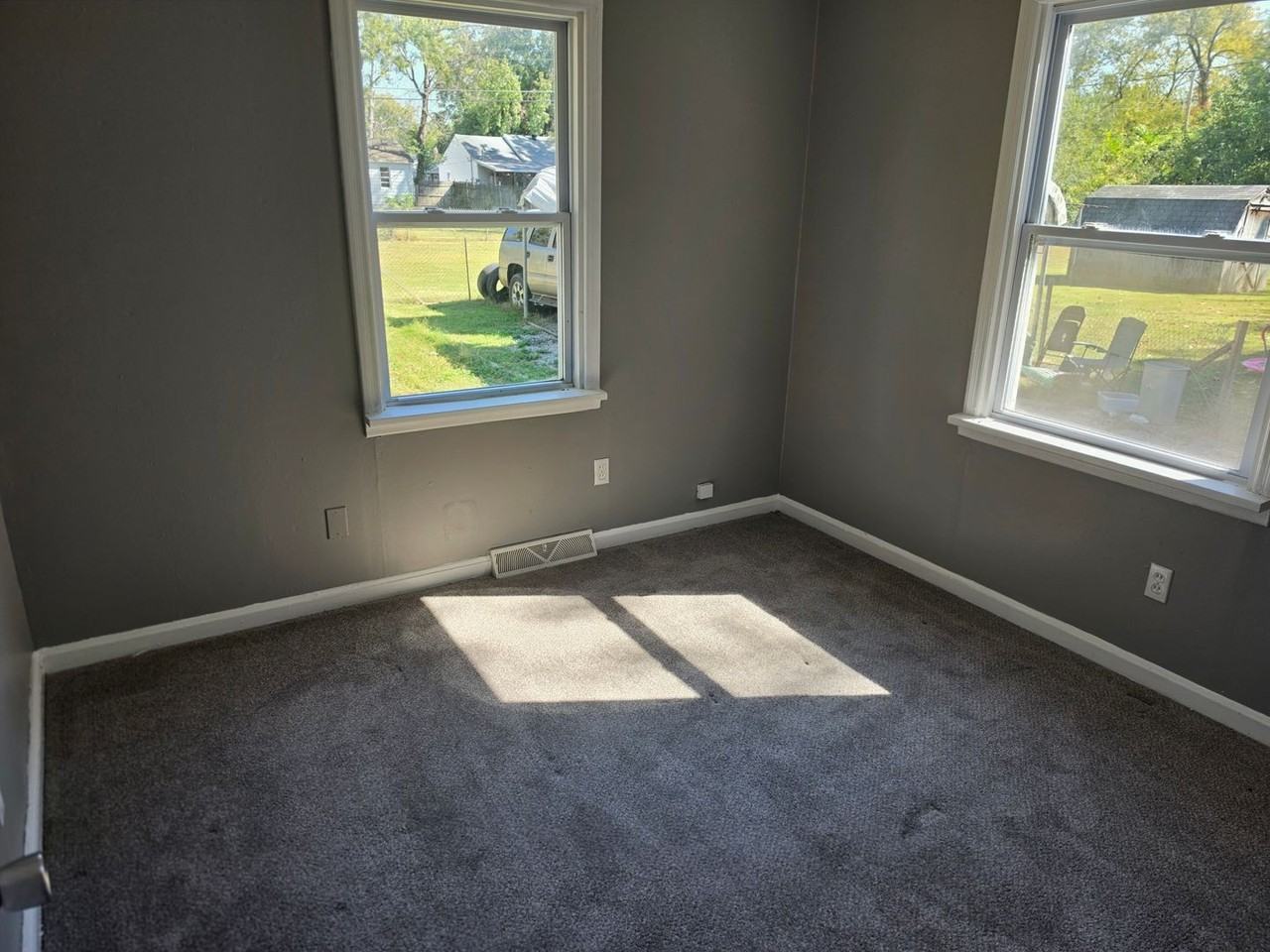 1705 Mullens Ave - Photo 7 of 8
