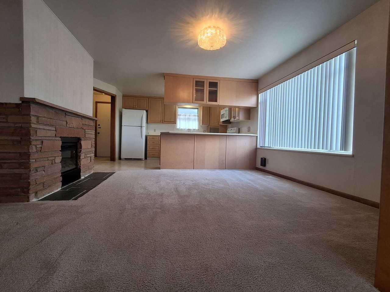 615 E Lynn St - Photo 4 of 20