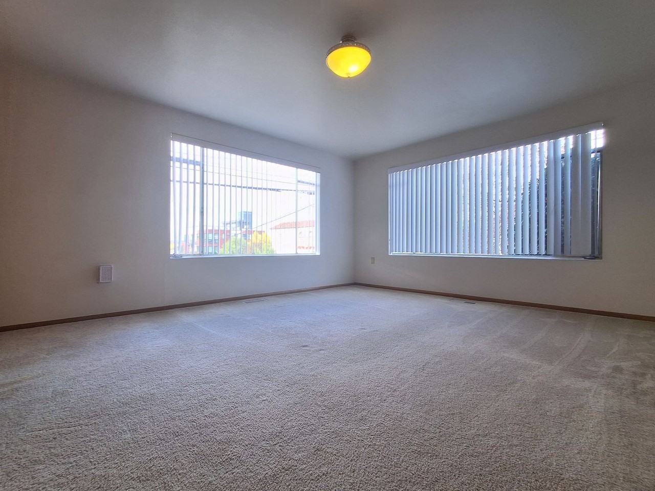 615 E Lynn St - Photo 6 of 20