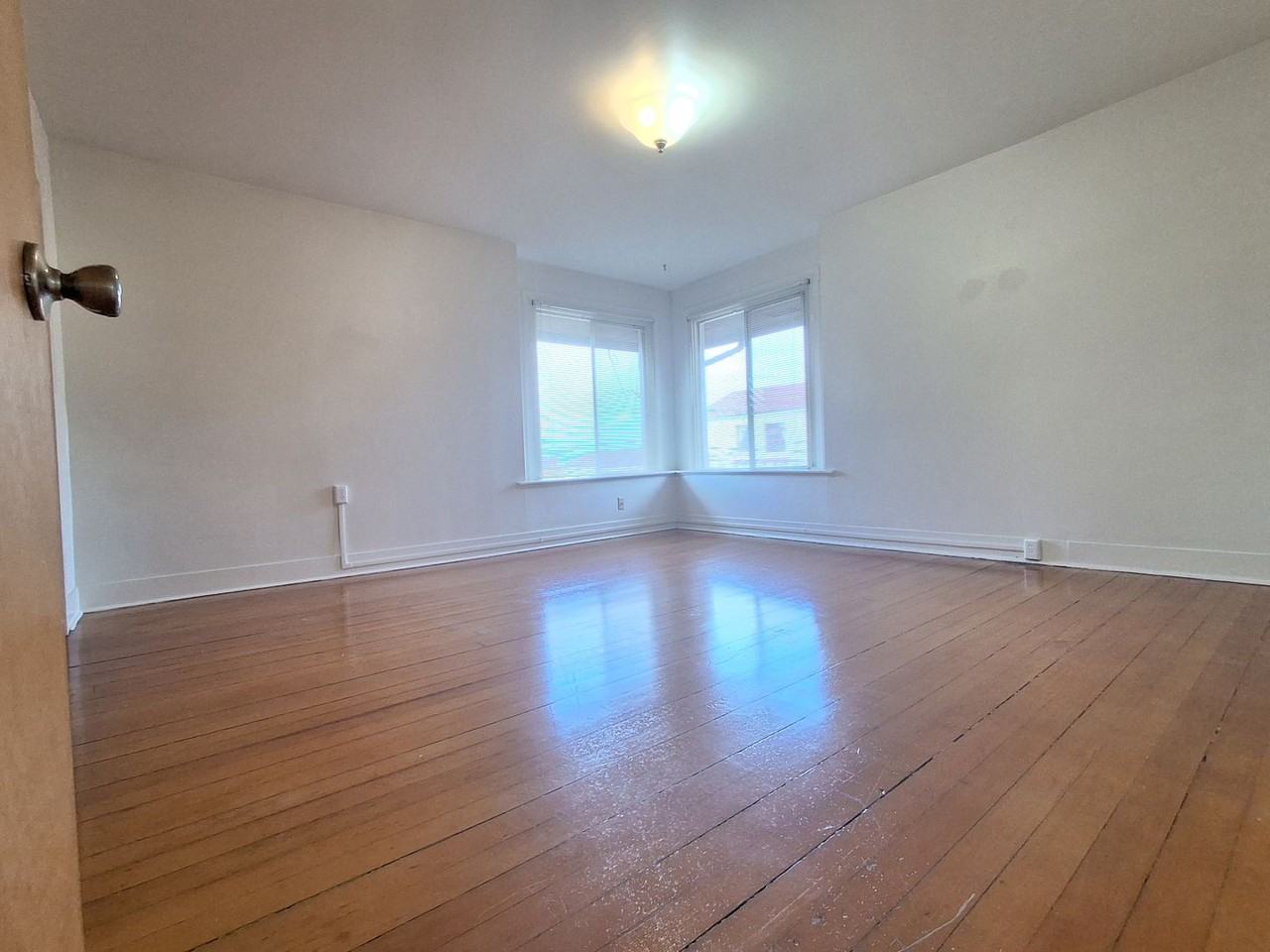 615 E Lynn St - Photo 7 of 20