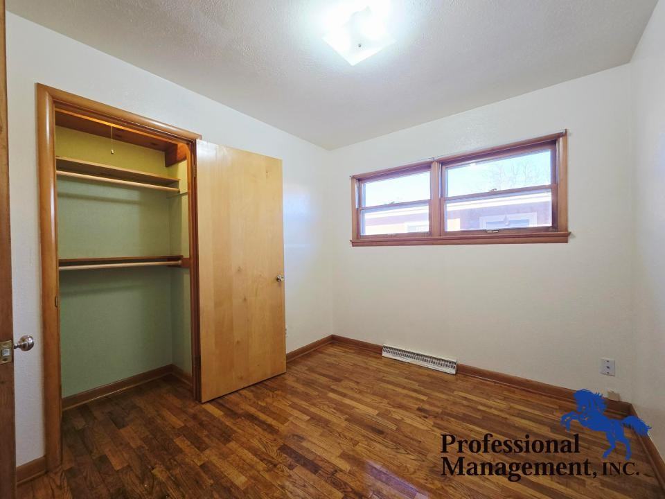921 5th Ave - Photo 7 of 11