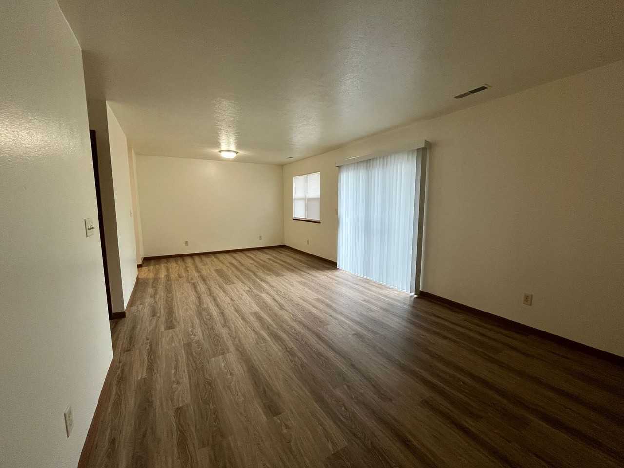 221 Tanglewood Dr #D - Photo 2 of 9