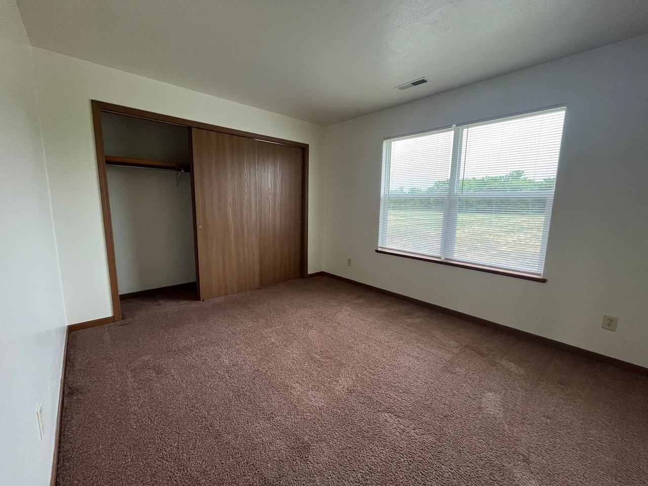221 Tanglewood Dr #D - Photo 5 of 9