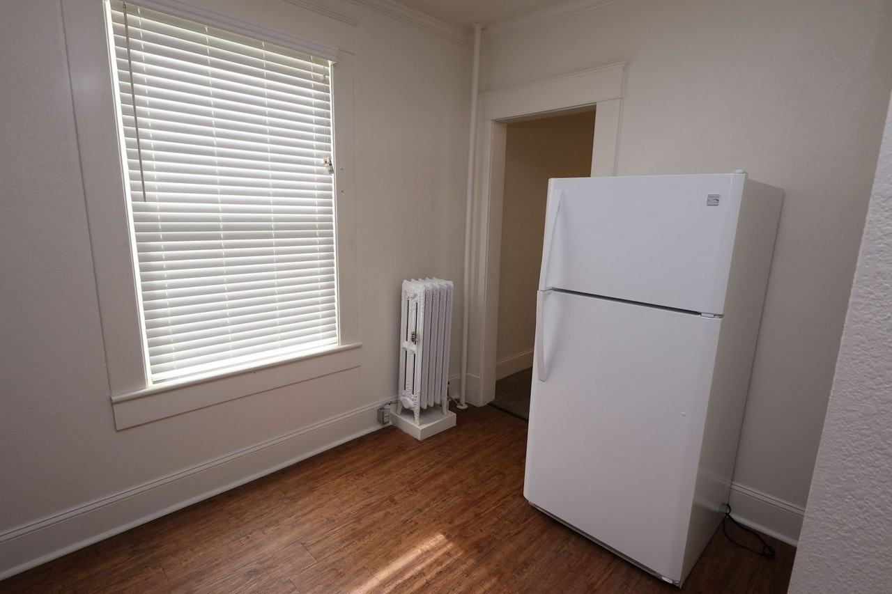 418 N 2nd St #1 - Photo 7 of 13