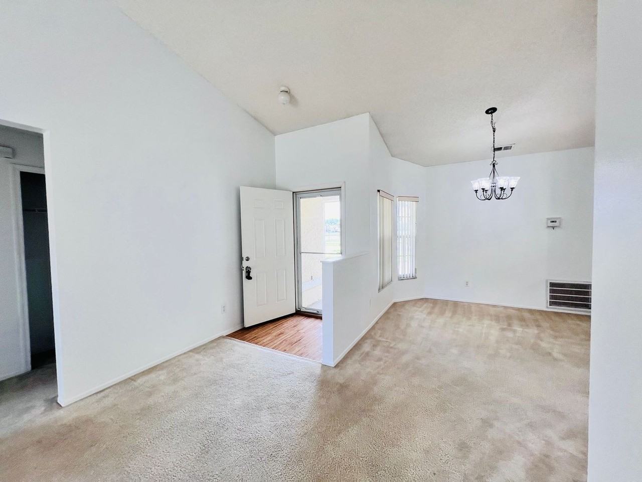 209 Indian Point Cir - Photo 3 of 30