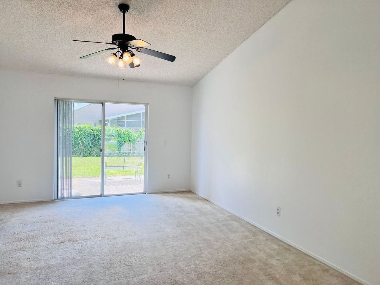 209 Indian Point Cir - Photo 5 of 30