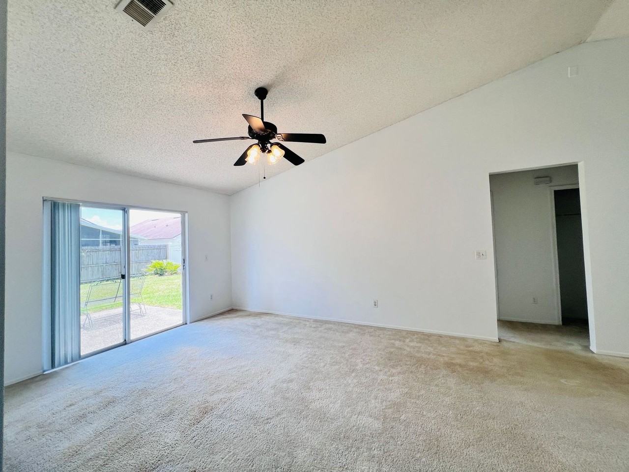 209 Indian Point Cir - Photo 7 of 30