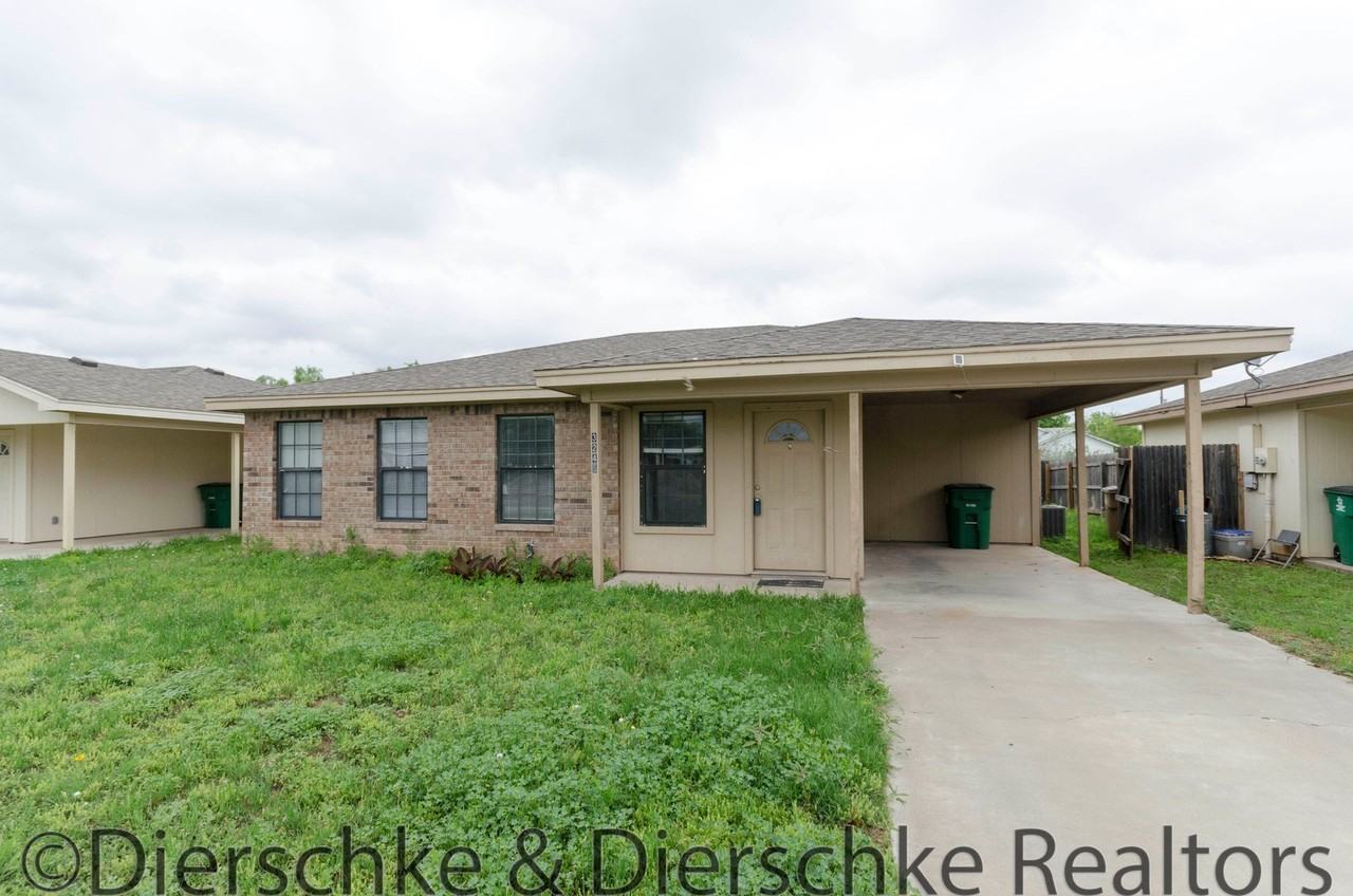 3245 Grove Cir - Photo 2 of 12