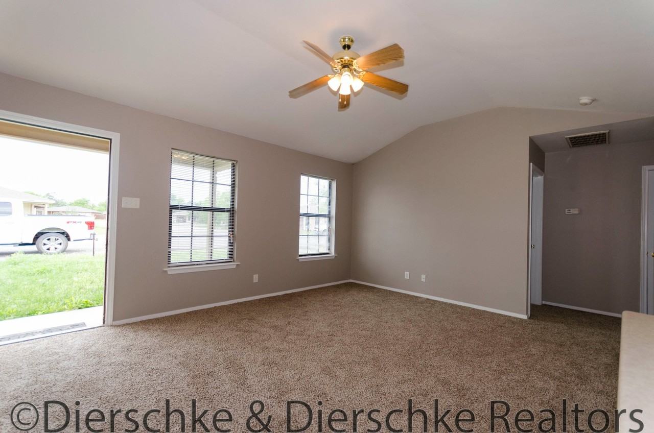 3245 Grove Cir - Photo 7 of 12