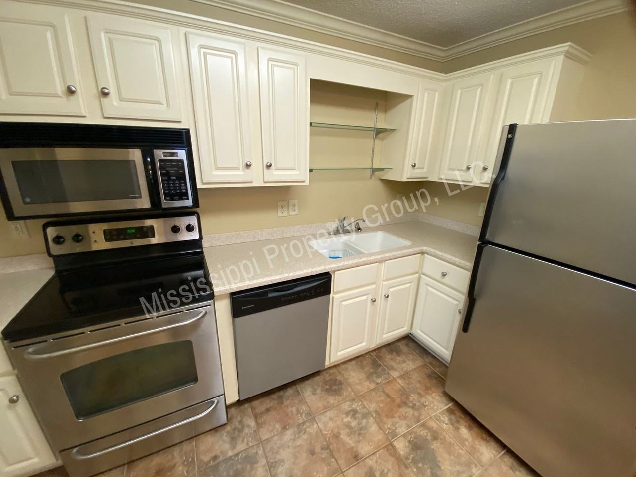 215 Edinburg Way - Photo 7 of 22