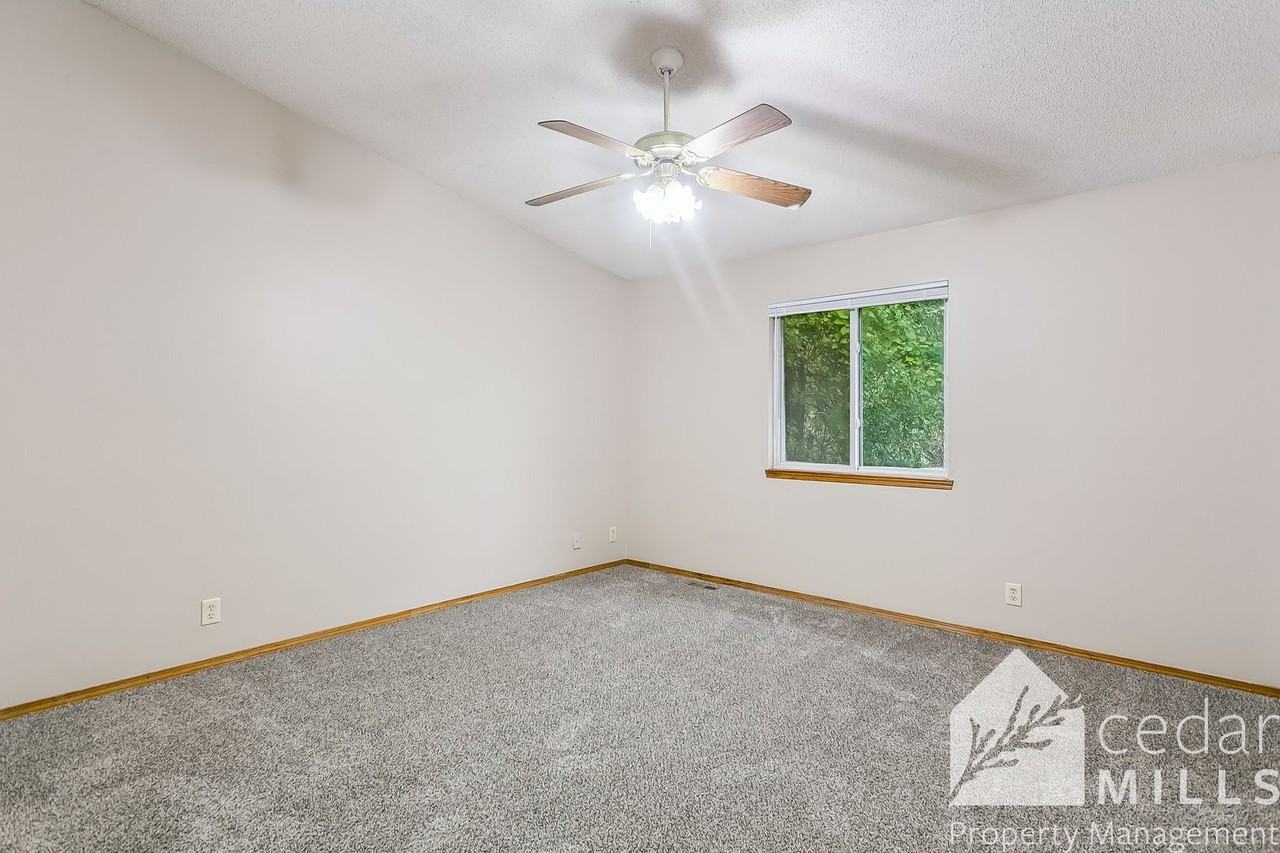 518 W Songbird St - Photo 4 of 15
