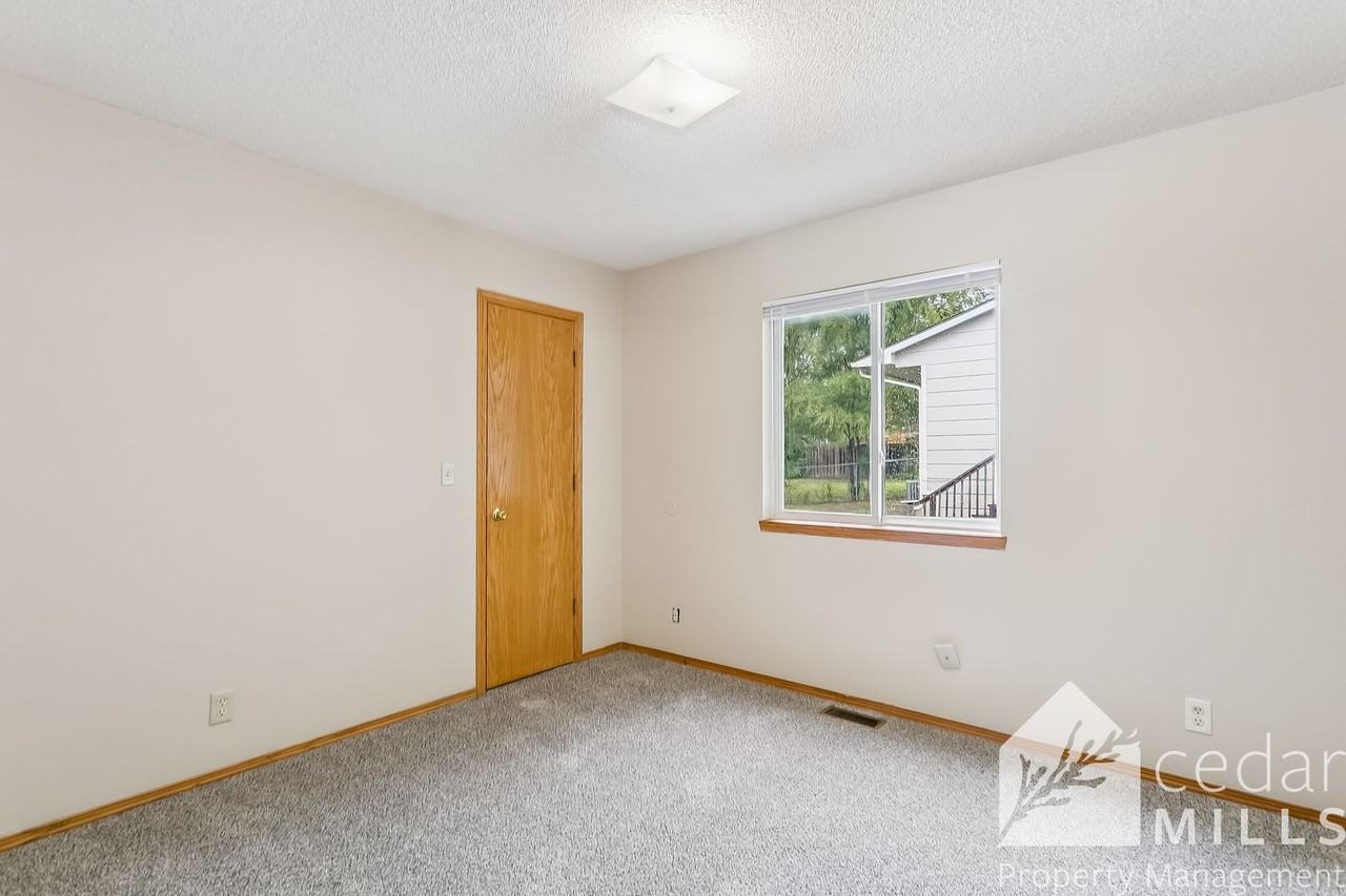 518 W Songbird St - Photo 5 of 15