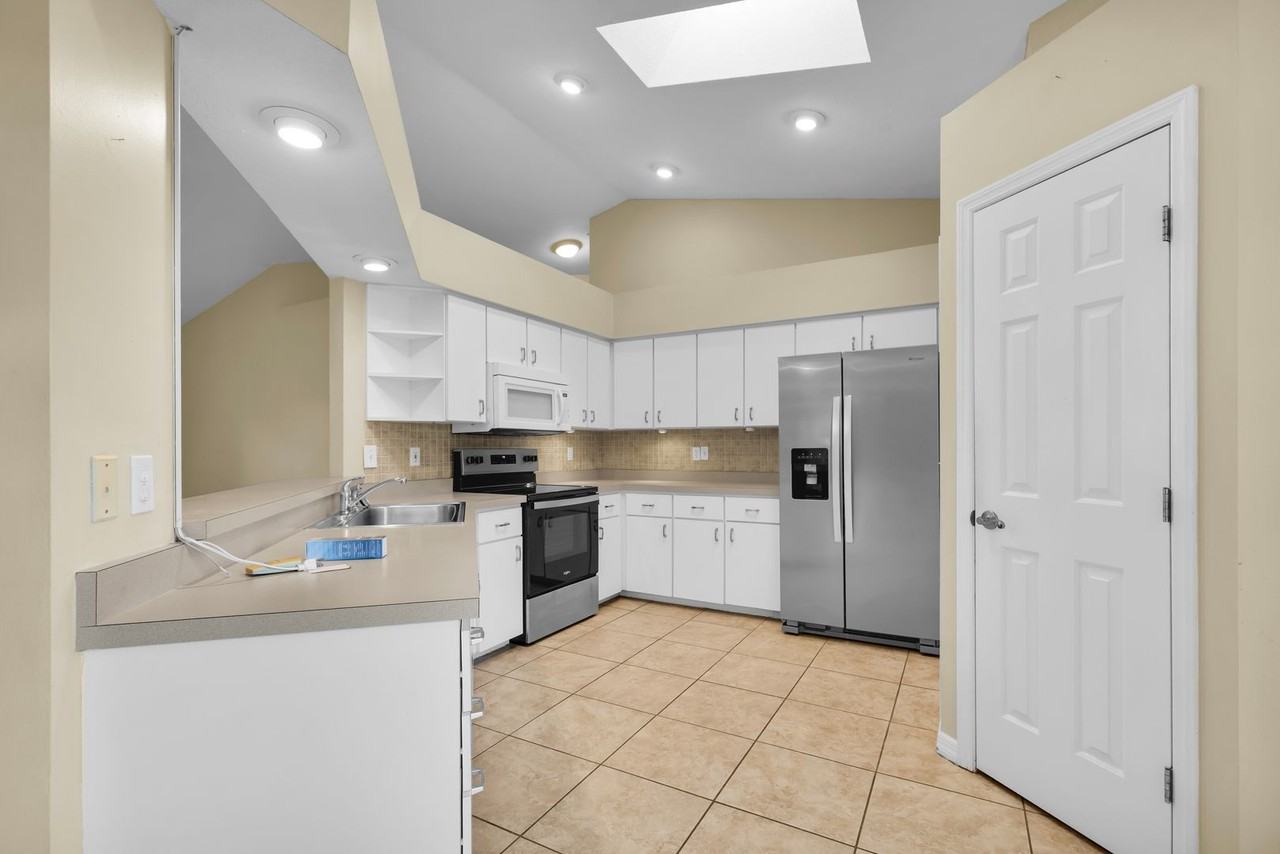 10324 Sw 74th Ter - Photo 6 of 23
