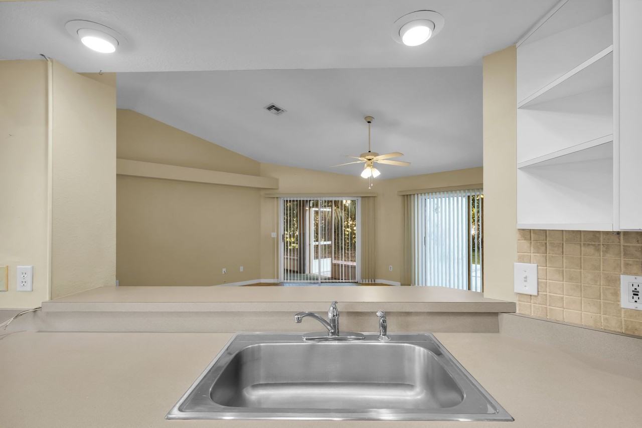 10324 Sw 74th Ter - Photo 7 of 23
