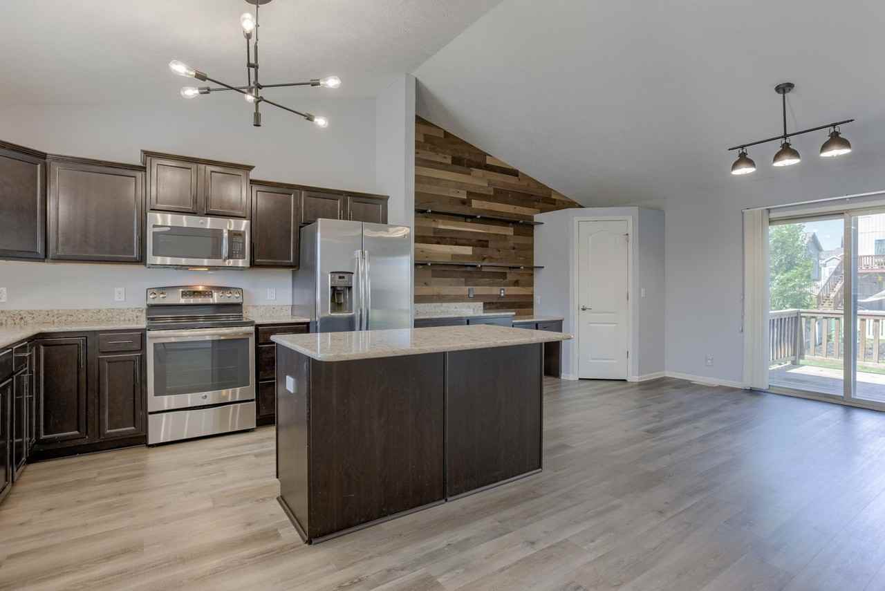 8926 N 159th Ave - Photo 3 of 25