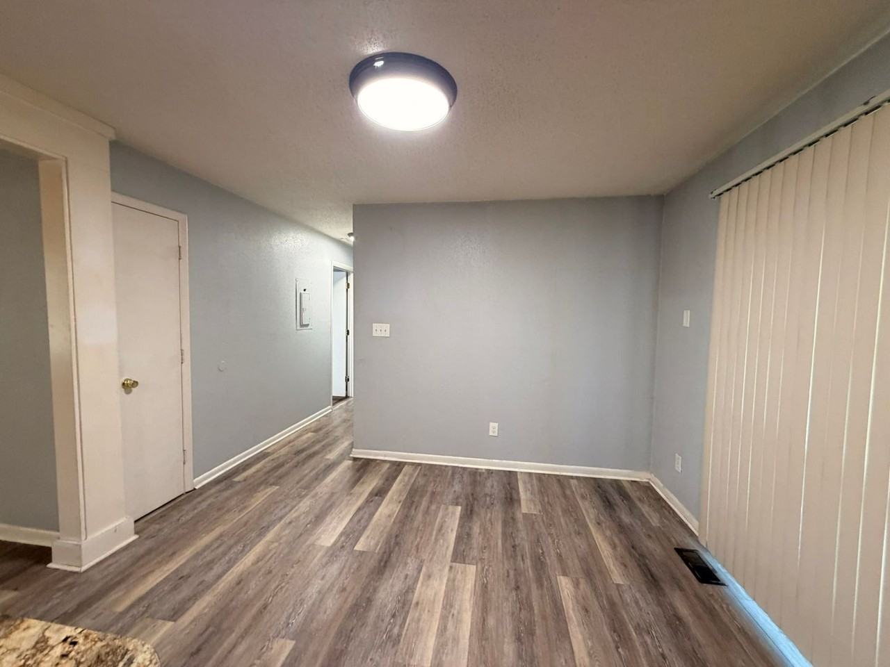 6030 Lexington Dr - Photo 4 of 7