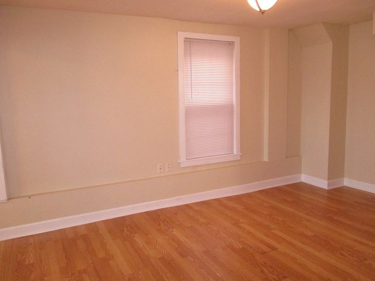 3539 Falls Rd - Photo 5 of 27
