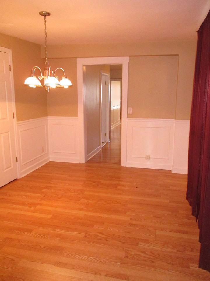 3539 Falls Rd - Photo 7 of 27
