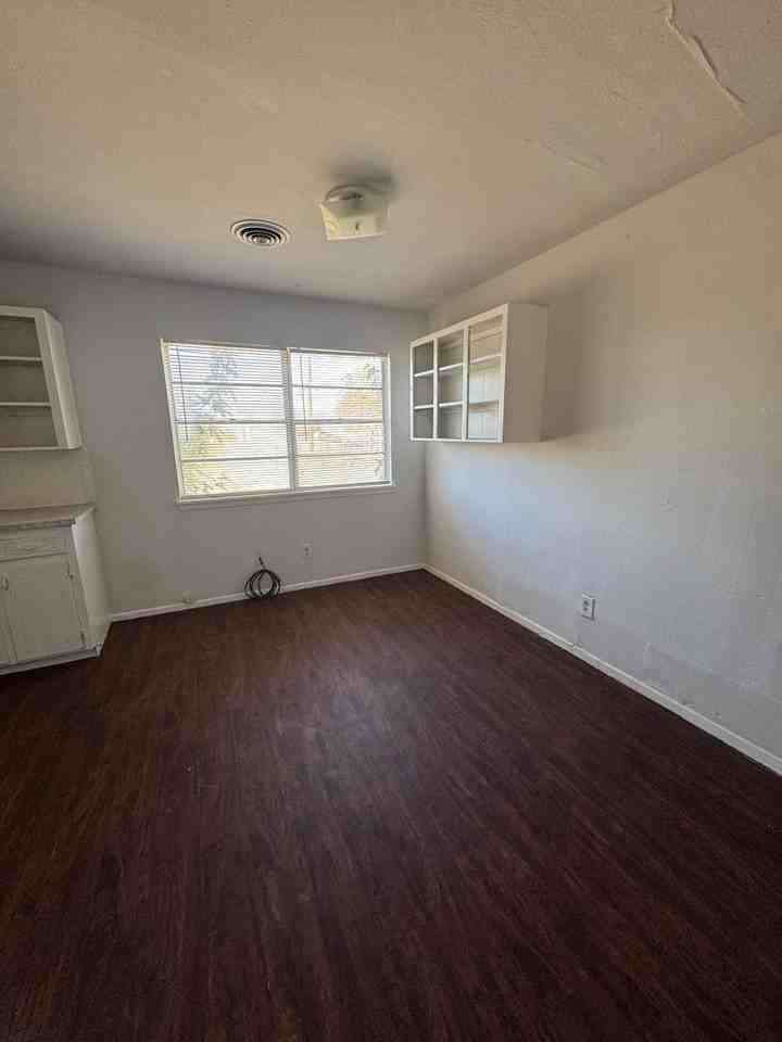 1207 Mimosa Ln - Photo 4 of 10