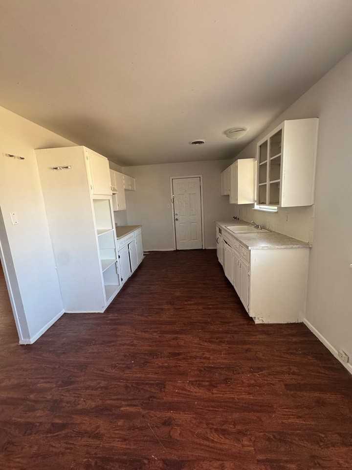 1207 Mimosa Ln - Photo 5 of 10