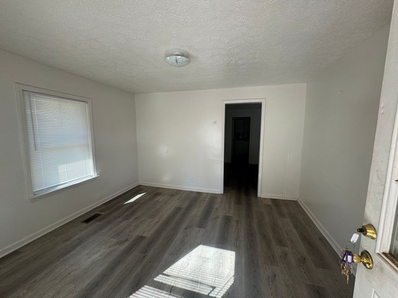 1102B S Washington St - Photo 2 of 20