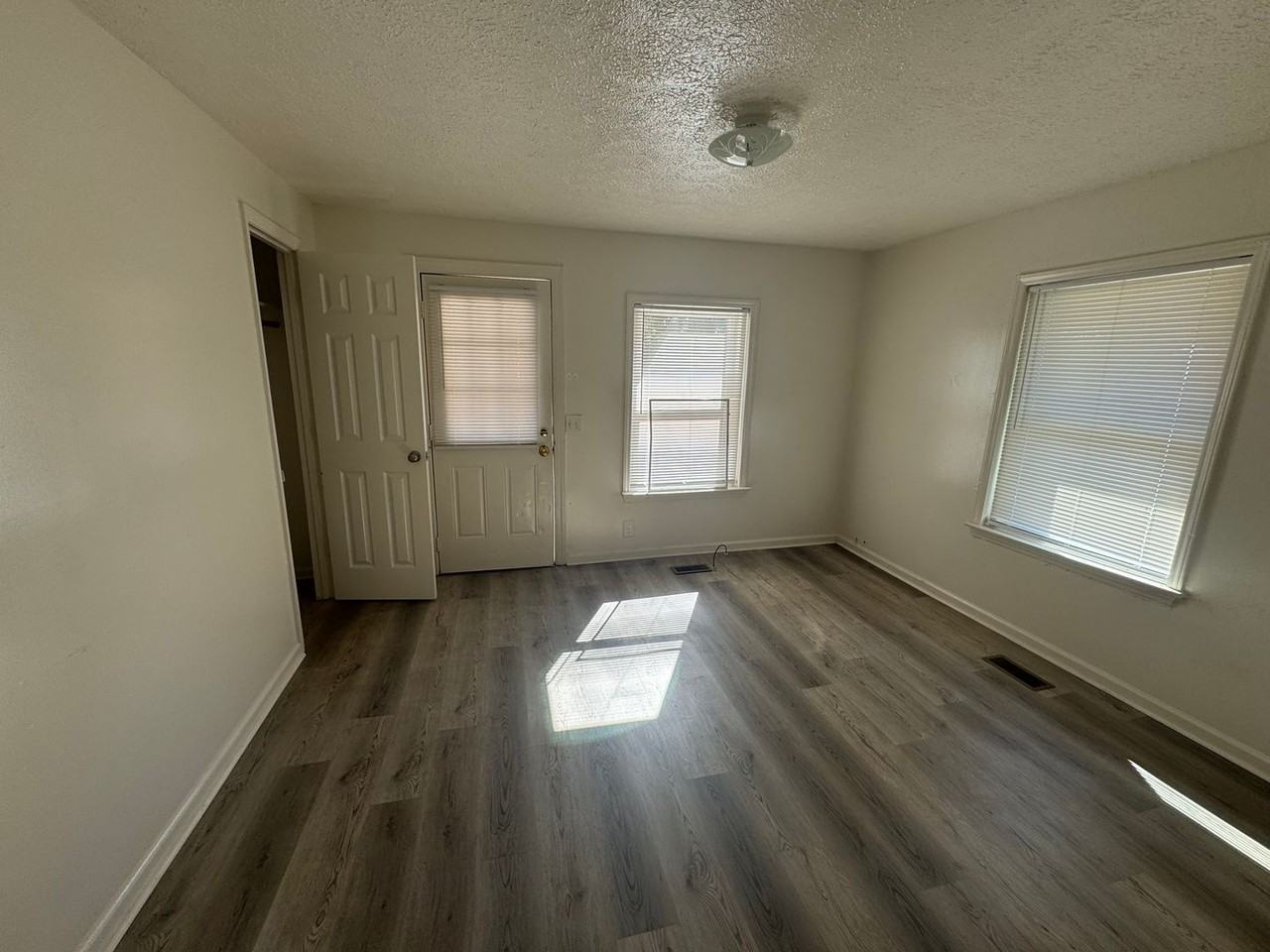 1102B S Washington St - Photo 6 of 20