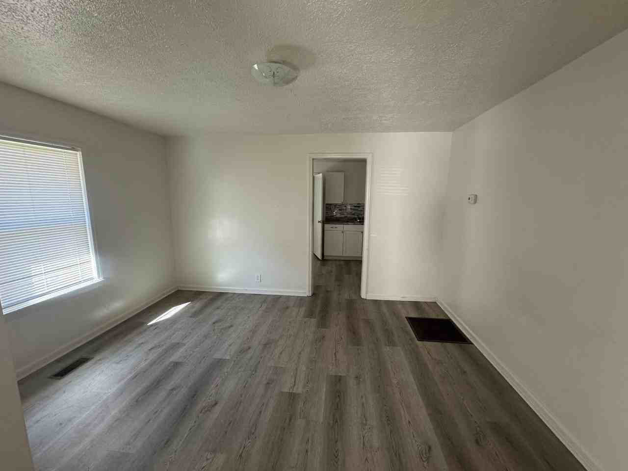 1102B S Washington St - Photo 7 of 20