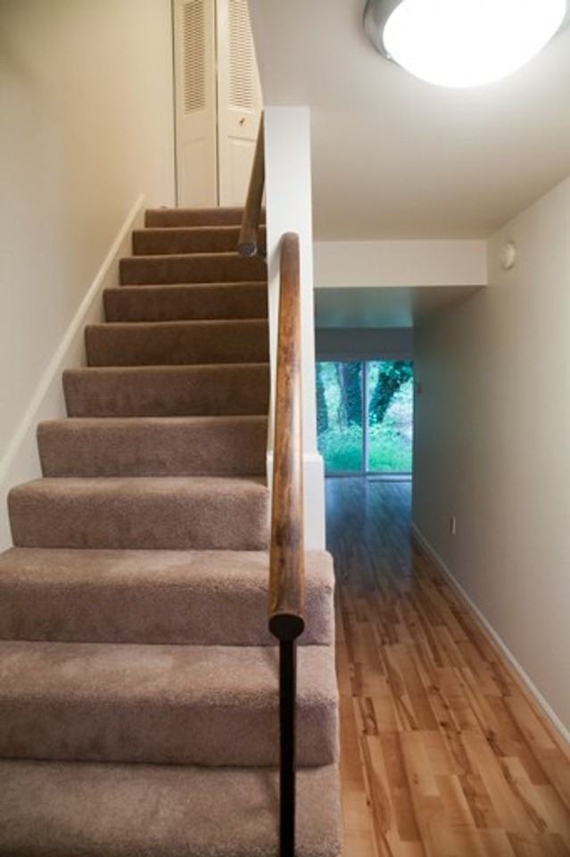 107 Woodlake Dr - Photo 3 of 9