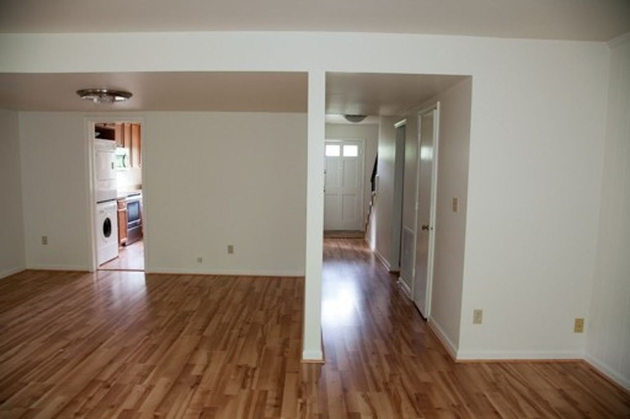 107 Woodlake Dr - Photo 7 of 9