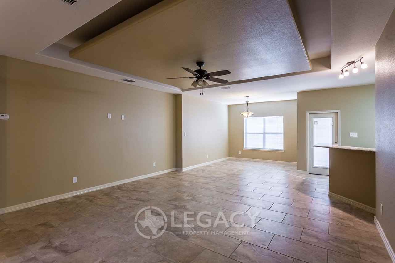 300 Don Martin - Photo 6 of 24