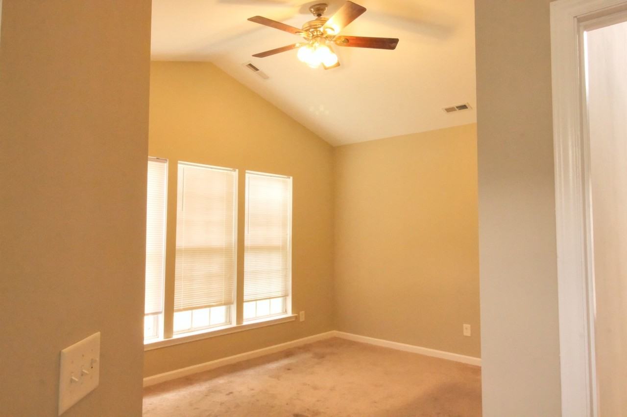 4 Moonstone Ct - Photo 6 of 13
