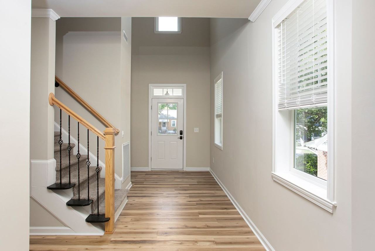 2601 Ashe St - Photo 2 of 22