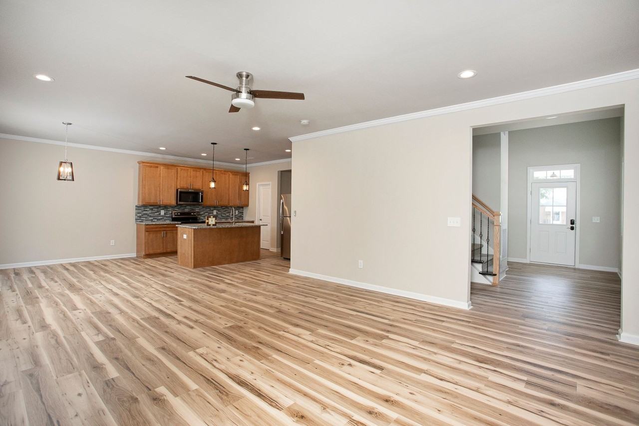 2601 Ashe St - Photo 5 of 22