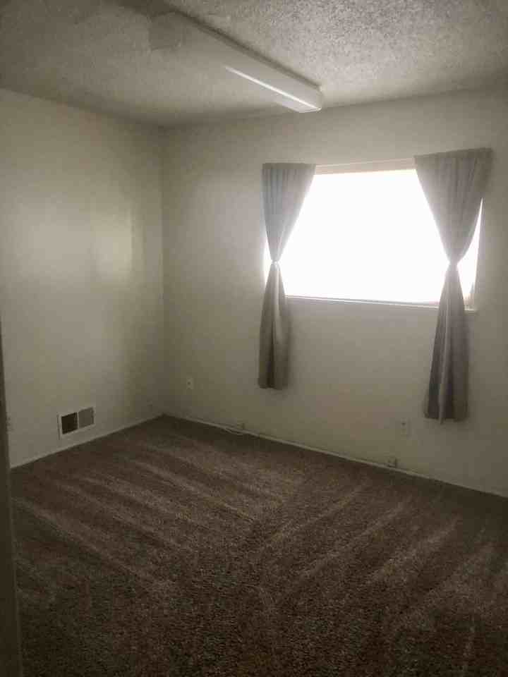 3725 Mary Ellen St Ne - Photo 5 of 6