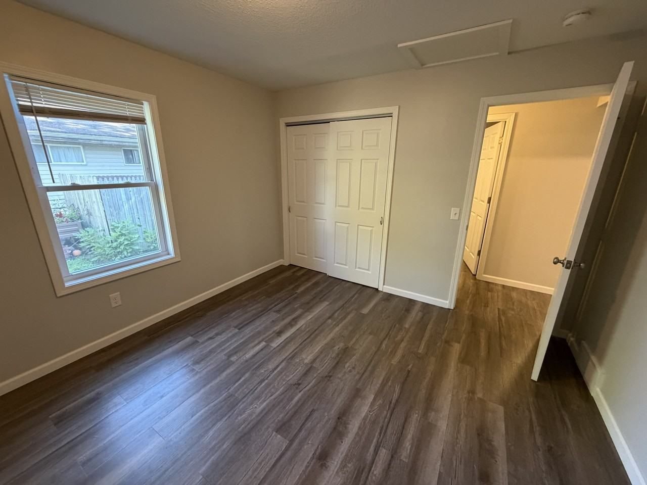 608 E Haley St - Photo 6 of 8