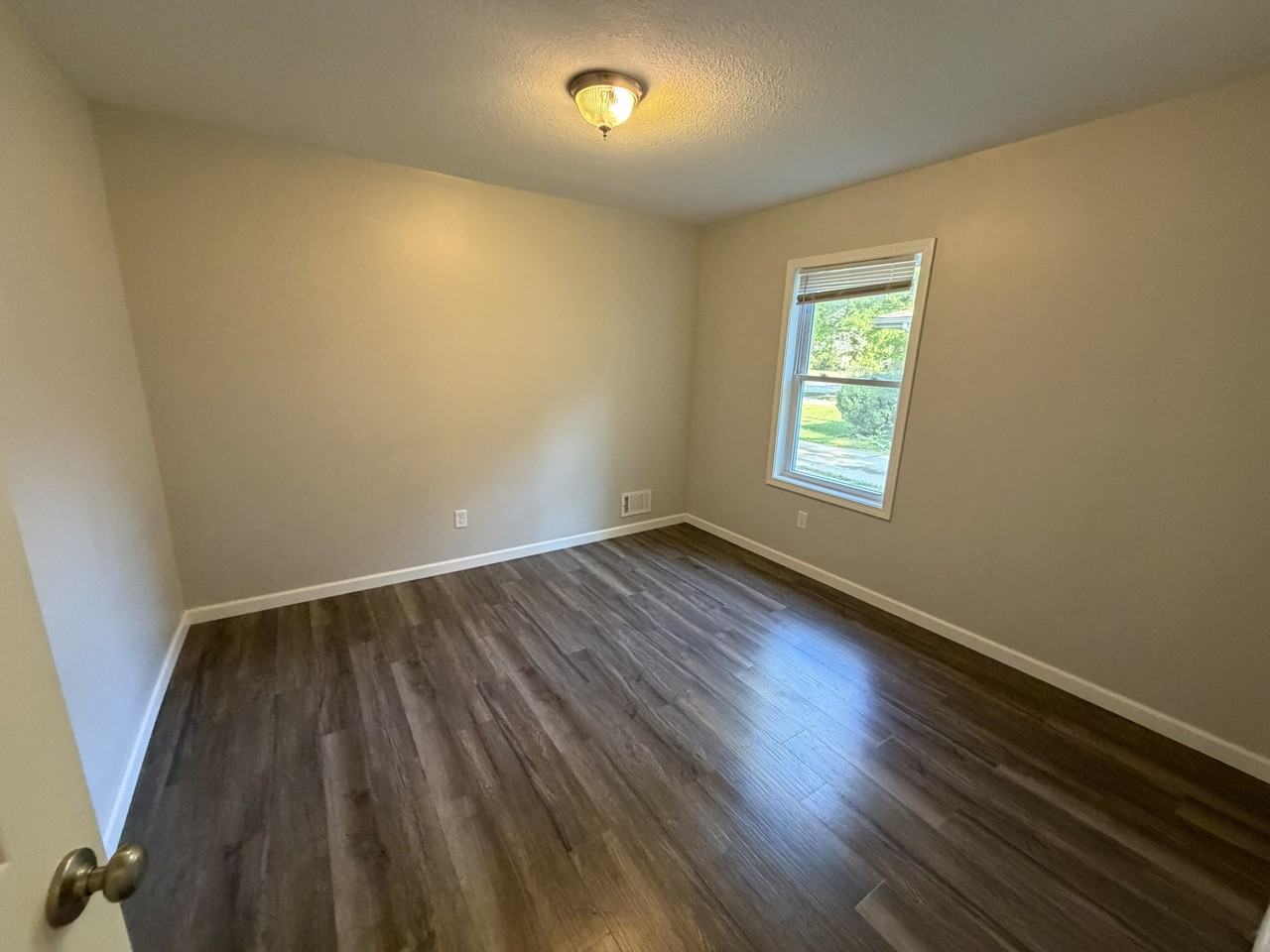 608 E Haley St - Photo 7 of 8