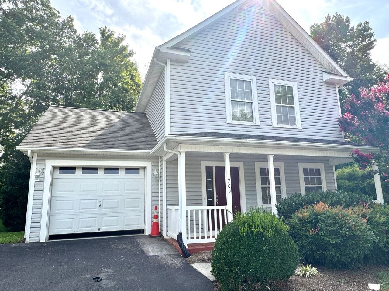 1700 Aden Ln - Photo 2 of 17